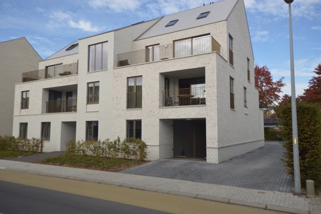 KASTERLEE Mgr. Miertstraat 3 carports afbeelding 1