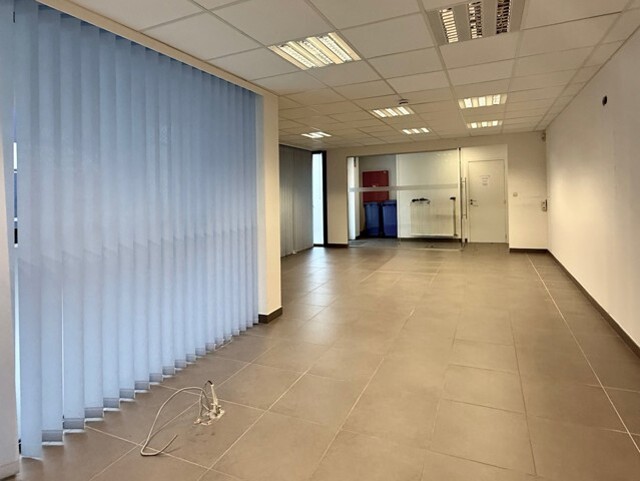 GELIJKVLOERS KANTOOR 200m² afbeelding 4