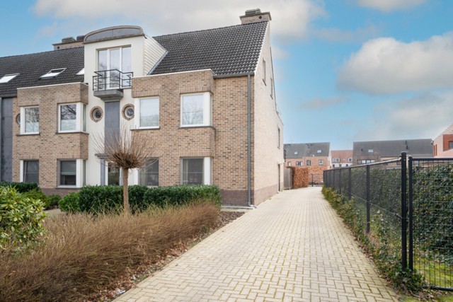 EIKENLEI 63 - parking 4 afbeelding 1