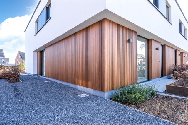 NB // BRECHTSEWEG 63