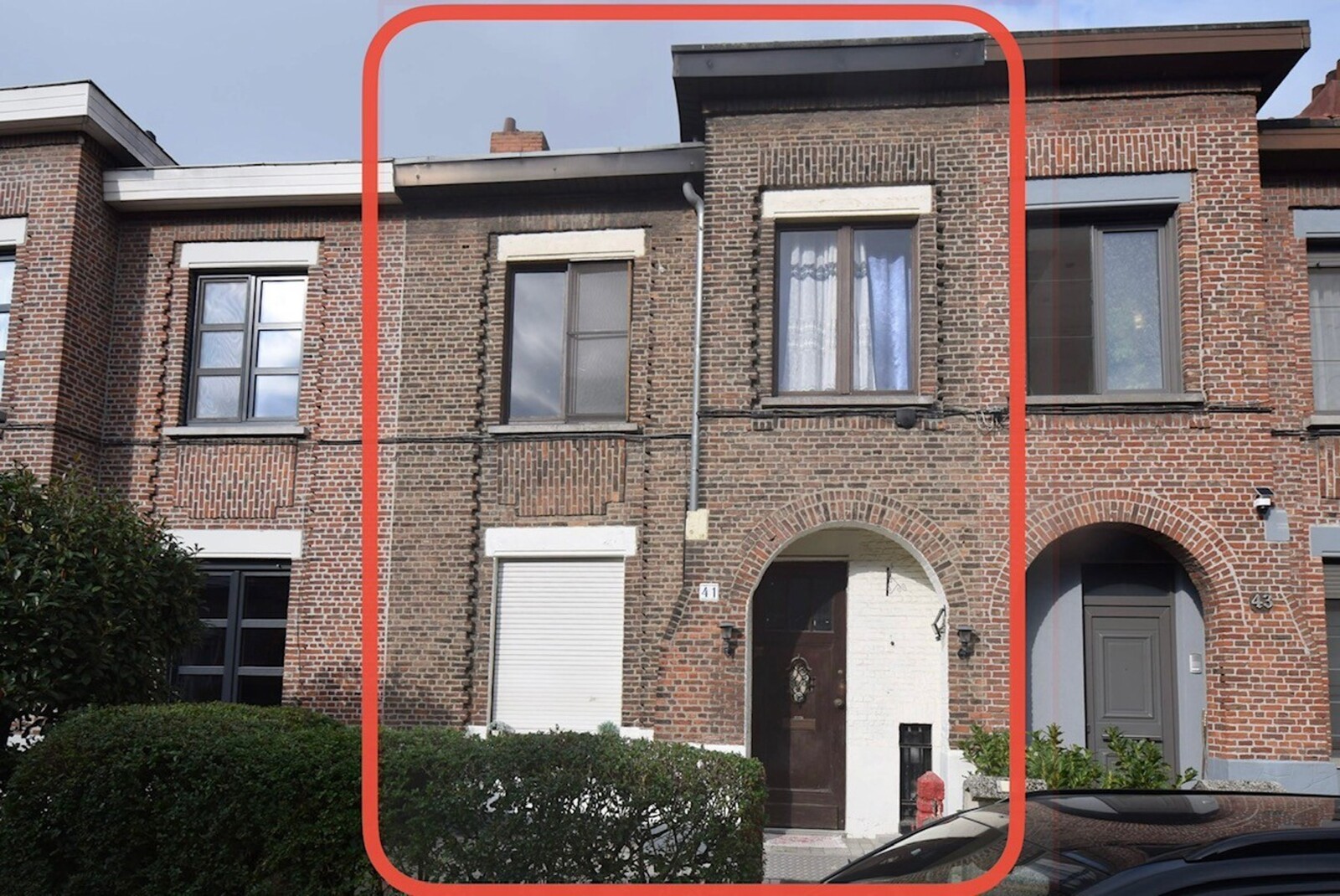 Woning met 3 SLKS en koertje
