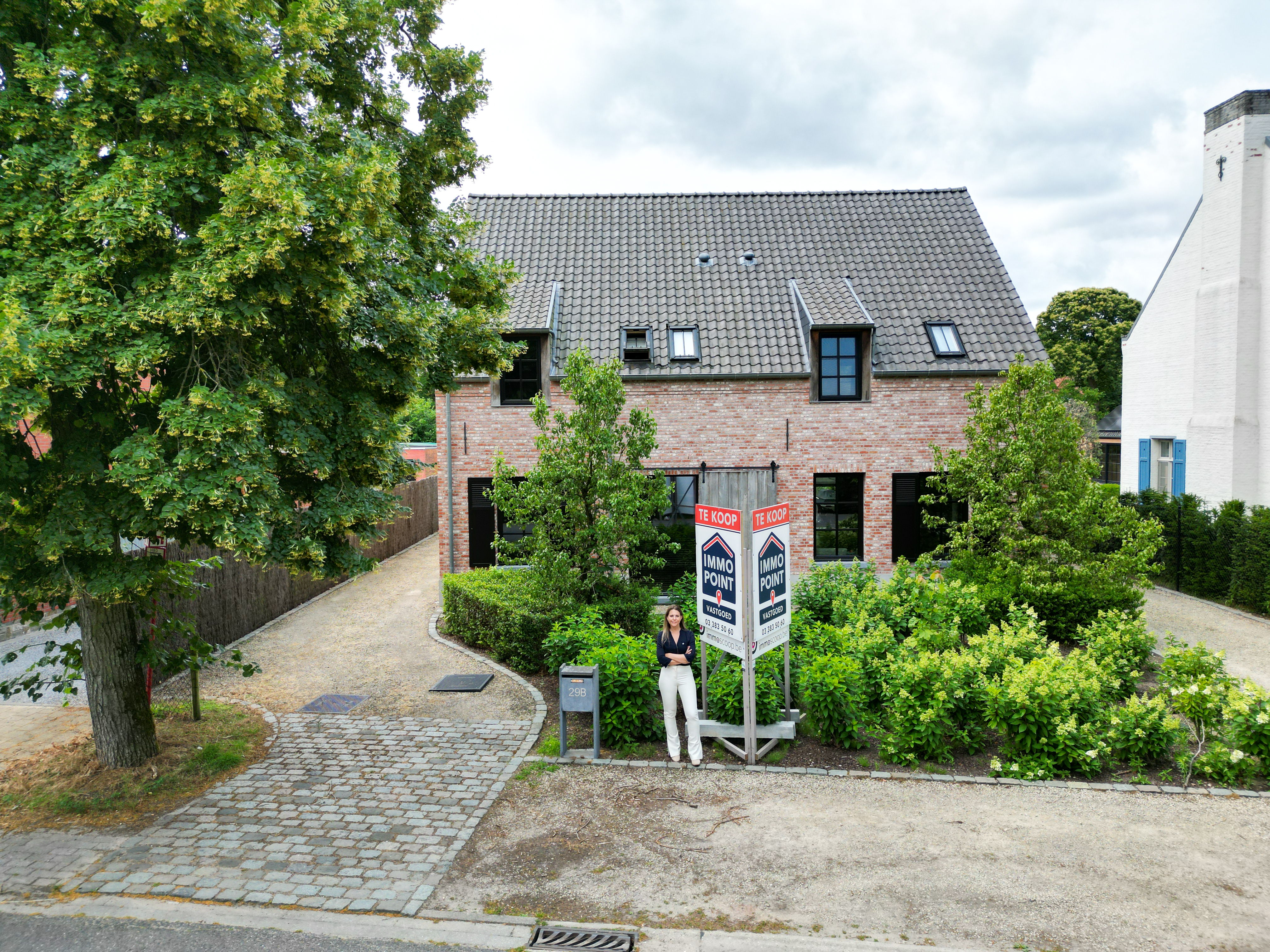 title-cta-background